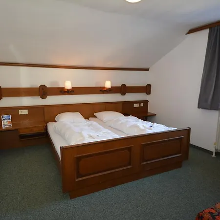 Haus Arnold By Chatel Reizen Bed & Breakfast