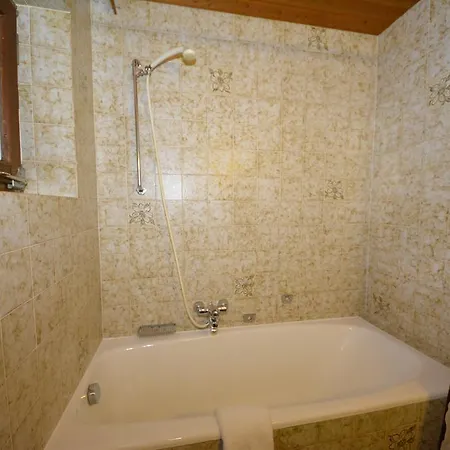 לינה וארוחת בוקר Haus Arnold By Chatel Reizen 3*