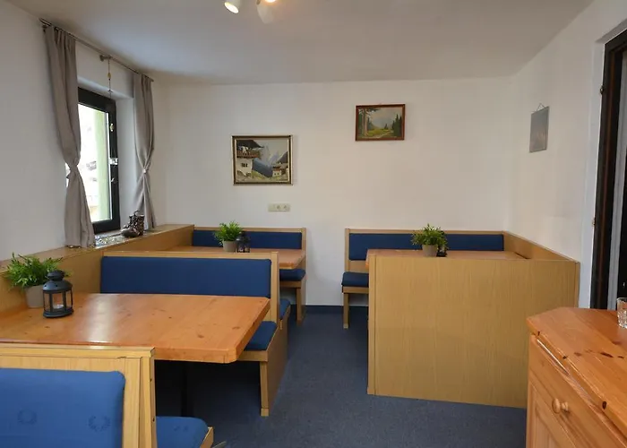 Haus Arnold By Chatel Reizen Bed and Breakfast 3*