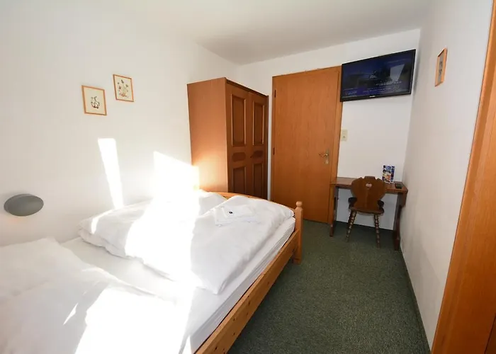 Haus Arnold By Chatel Reizen Bed and Breakfast 3*