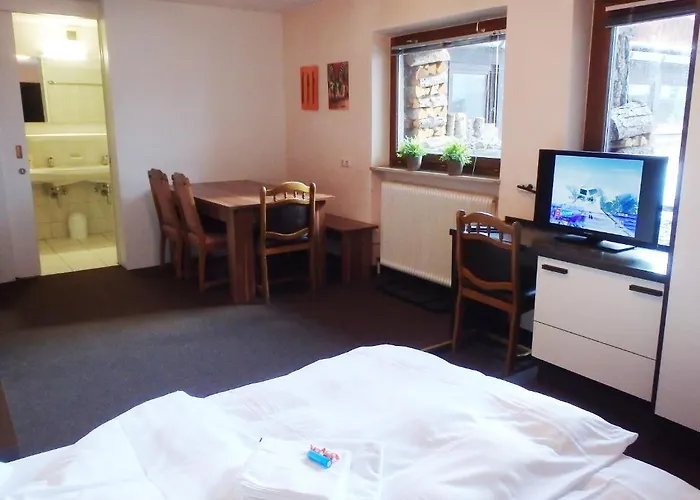 Haus Arnold By Chatel Reizen Bed & Breakfast