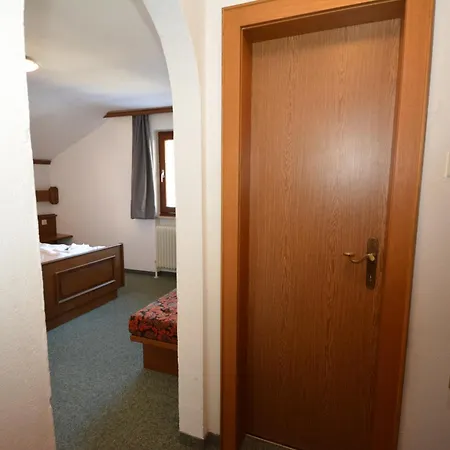 فندق مبيت وإفطار Haus Arnold By Chatel Reizen 3*